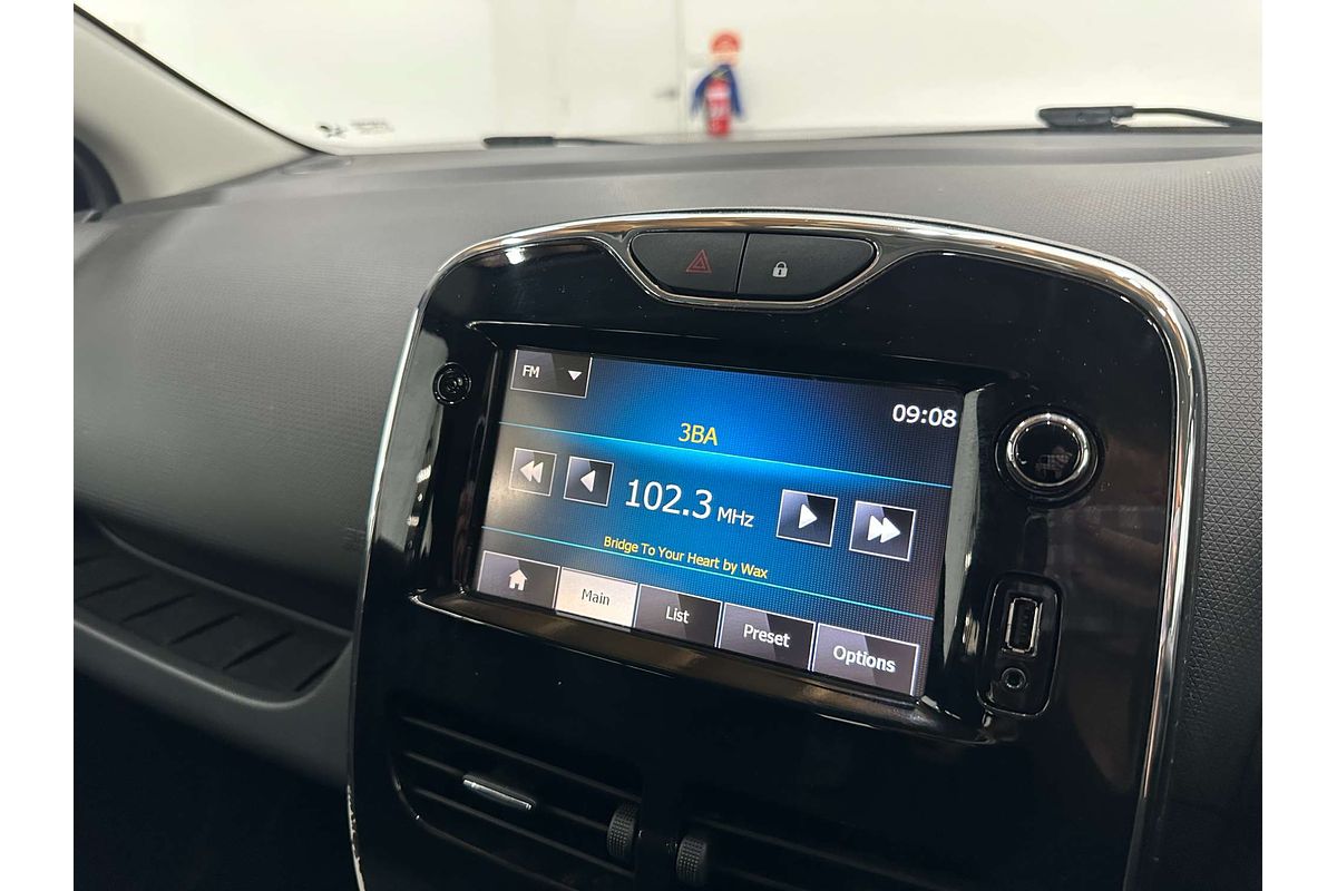2014 Renault Clio Expression IV B98