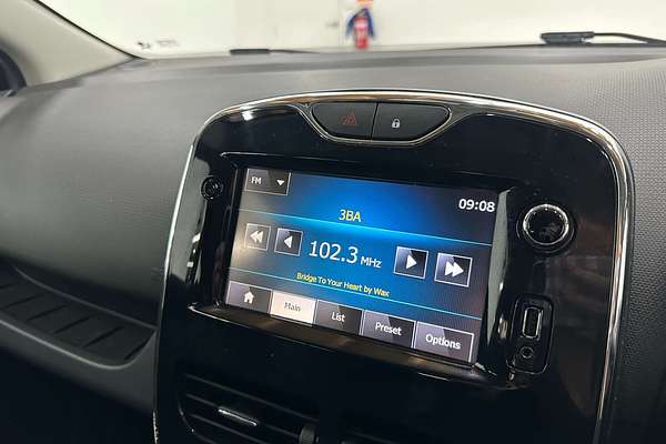 2014 Renault Clio Expression IV B98