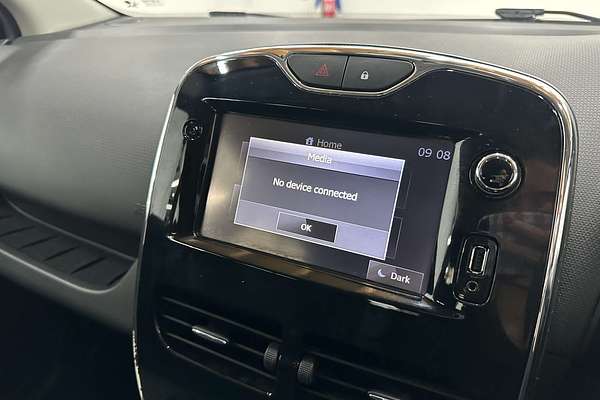 2014 Renault Clio Expression IV B98