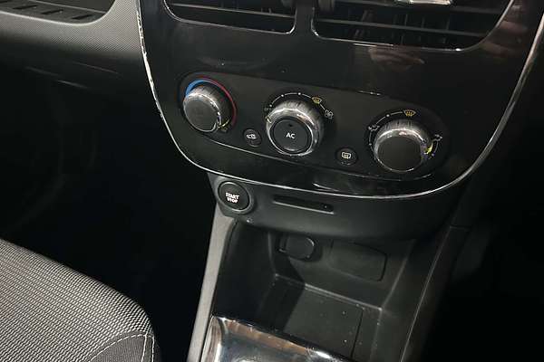 2014 Renault Clio Expression IV B98