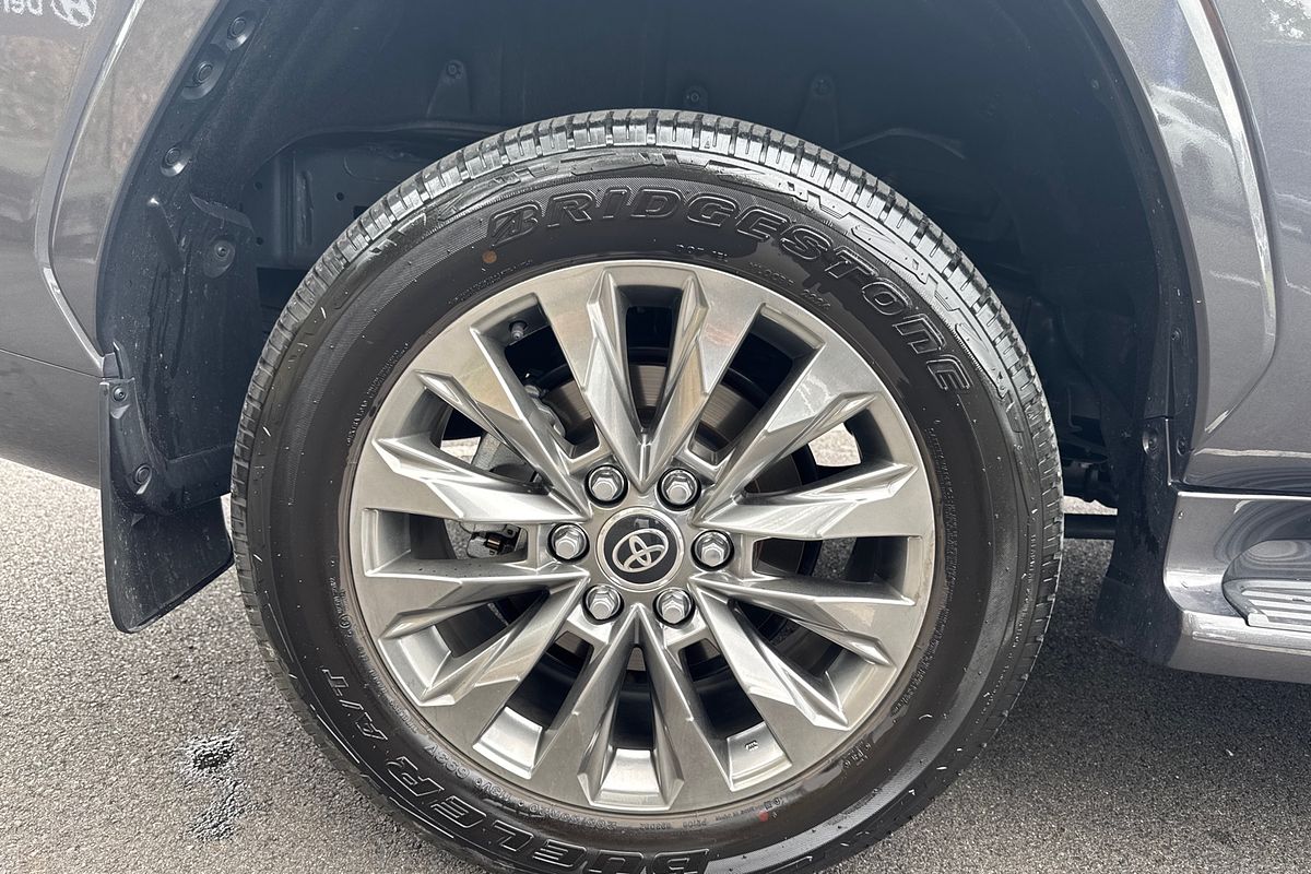 2024 Toyota Landcruiser Sahara ZX FJA300R