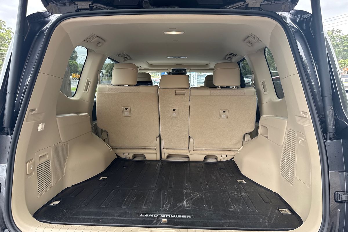 2024 Toyota Landcruiser Sahara ZX FJA300R