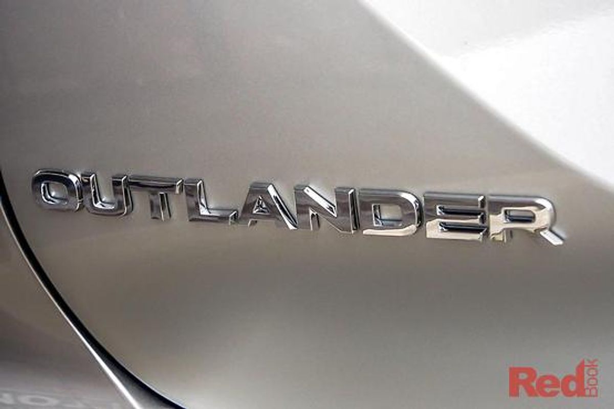 2025 Mitsubishi Outlander Exceed Tourer ZM