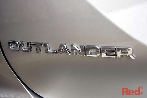 2025 Mitsubishi Outlander Exceed Tourer ZM