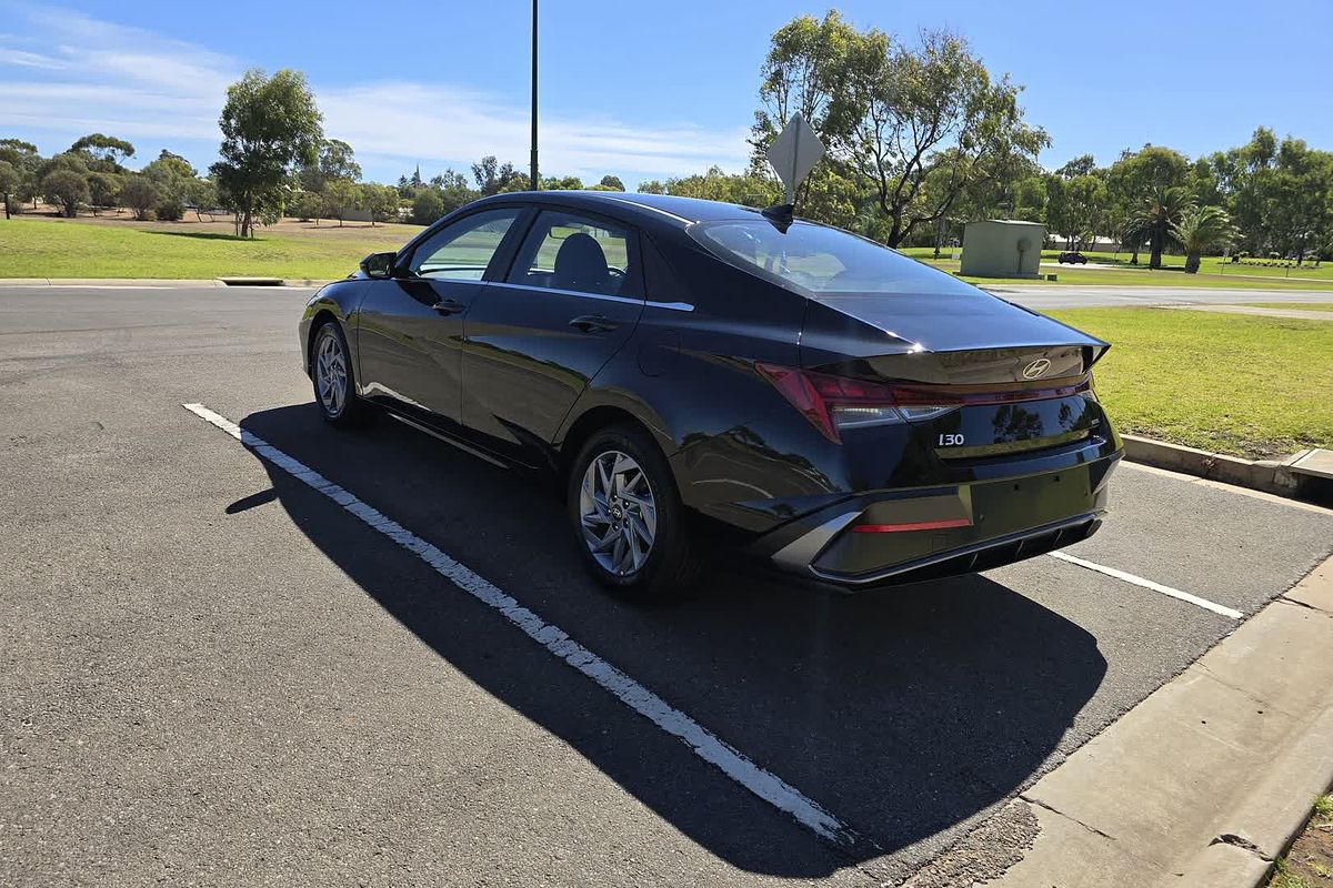 2025 Hyundai i30 Elite Hybrid CN7.V2
