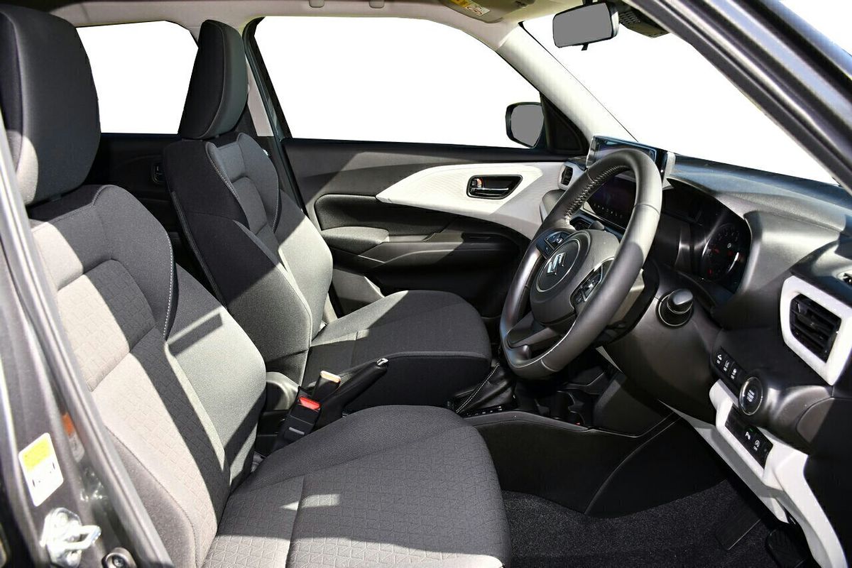 2025 Suzuki Swift Hybrid Plus UZ
