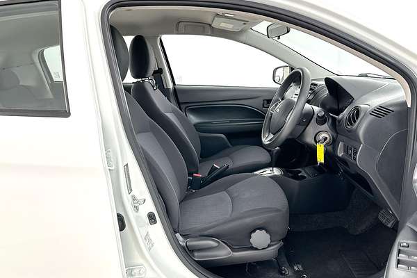 2019 Mitsubishi Mirage ES LA