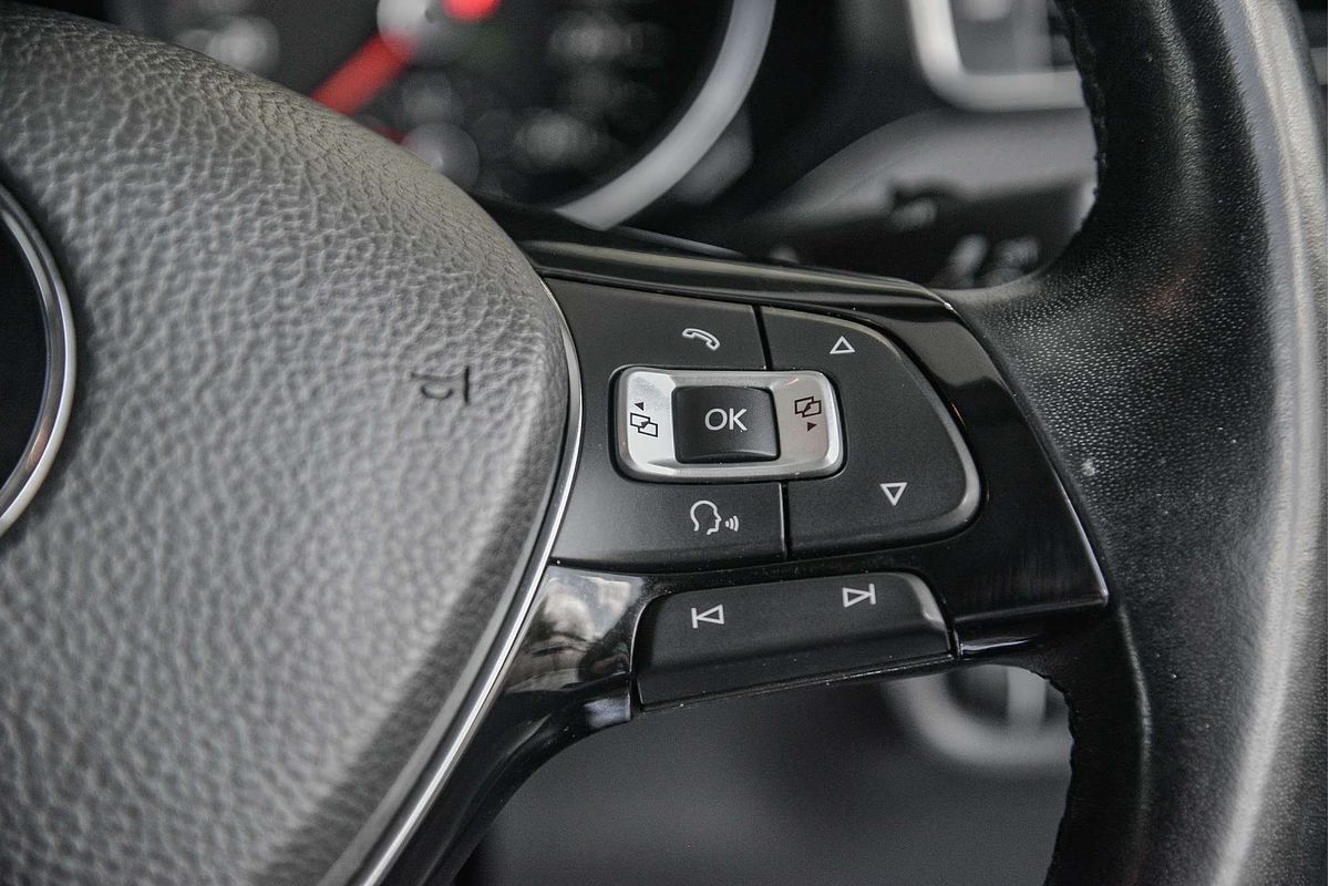 2015 Volkswagen Jetta 155TSI Highline Sport 1B