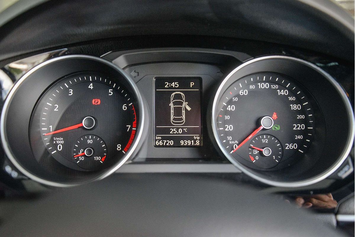 2015 Volkswagen Jetta 155TSI Highline Sport 1B