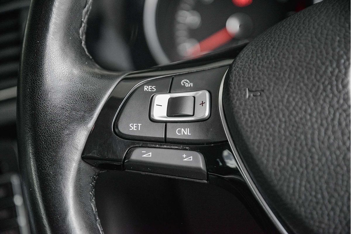 2015 Volkswagen Jetta 155TSI Highline Sport 1B