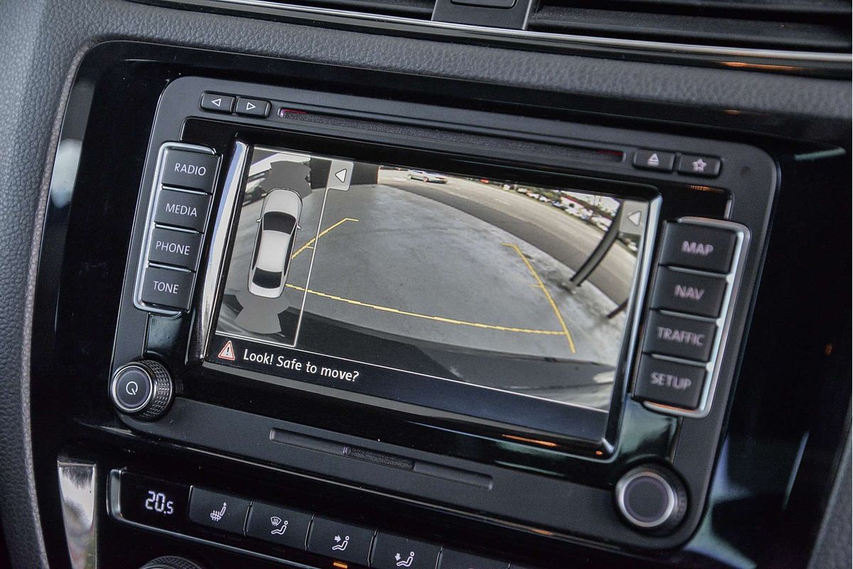 2015 Volkswagen Jetta 155TSI Highline Sport 1B