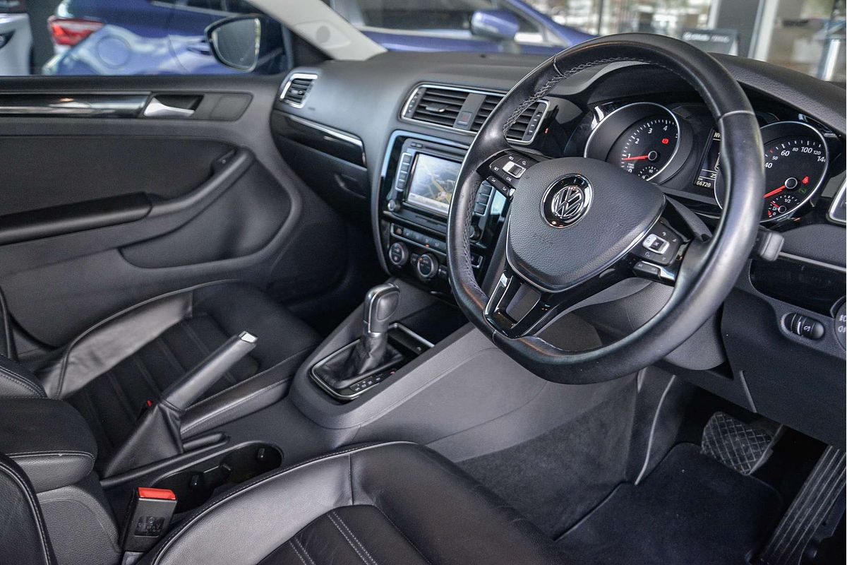 2015 Volkswagen Jetta 155TSI Highline Sport 1B
