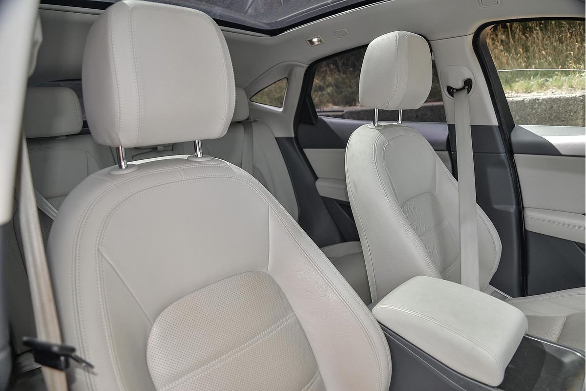 2019 Jaguar E-PACE P250 SE X540