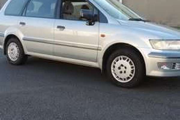 1998 Mitsubishi NIMBUS