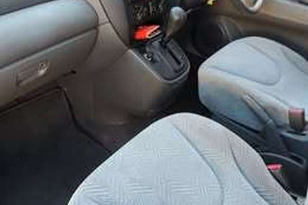 1998 Mitsubishi NIMBUS