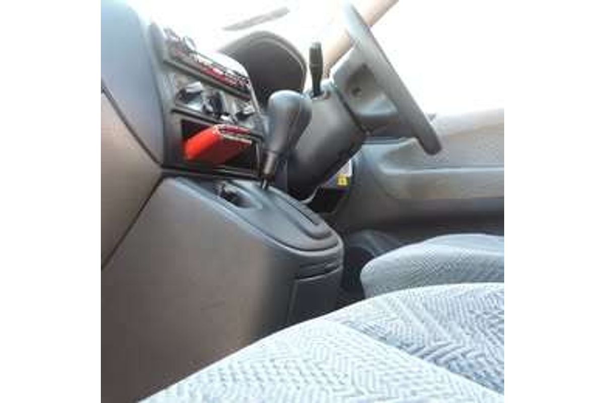 1998 Mitsubishi NIMBUS