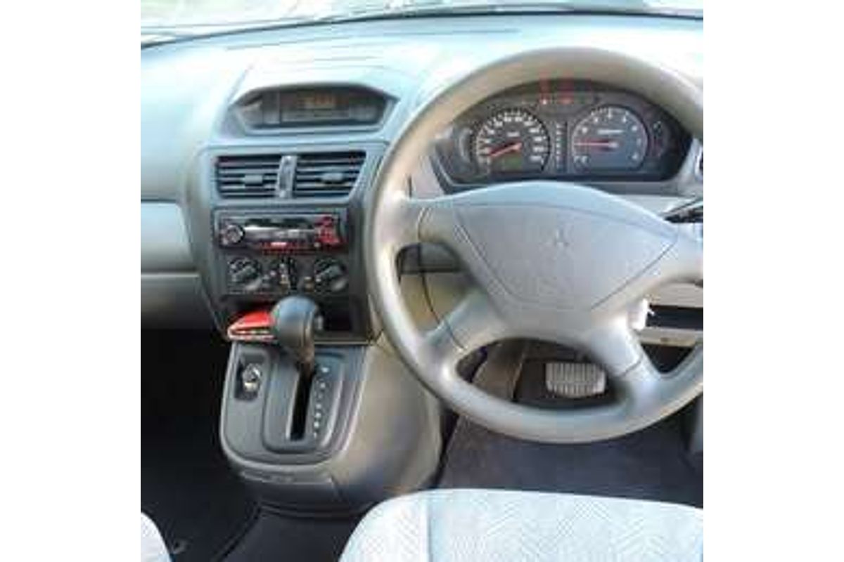 1998 Mitsubishi NIMBUS
