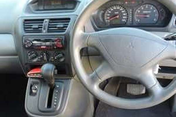 1998 Mitsubishi NIMBUS