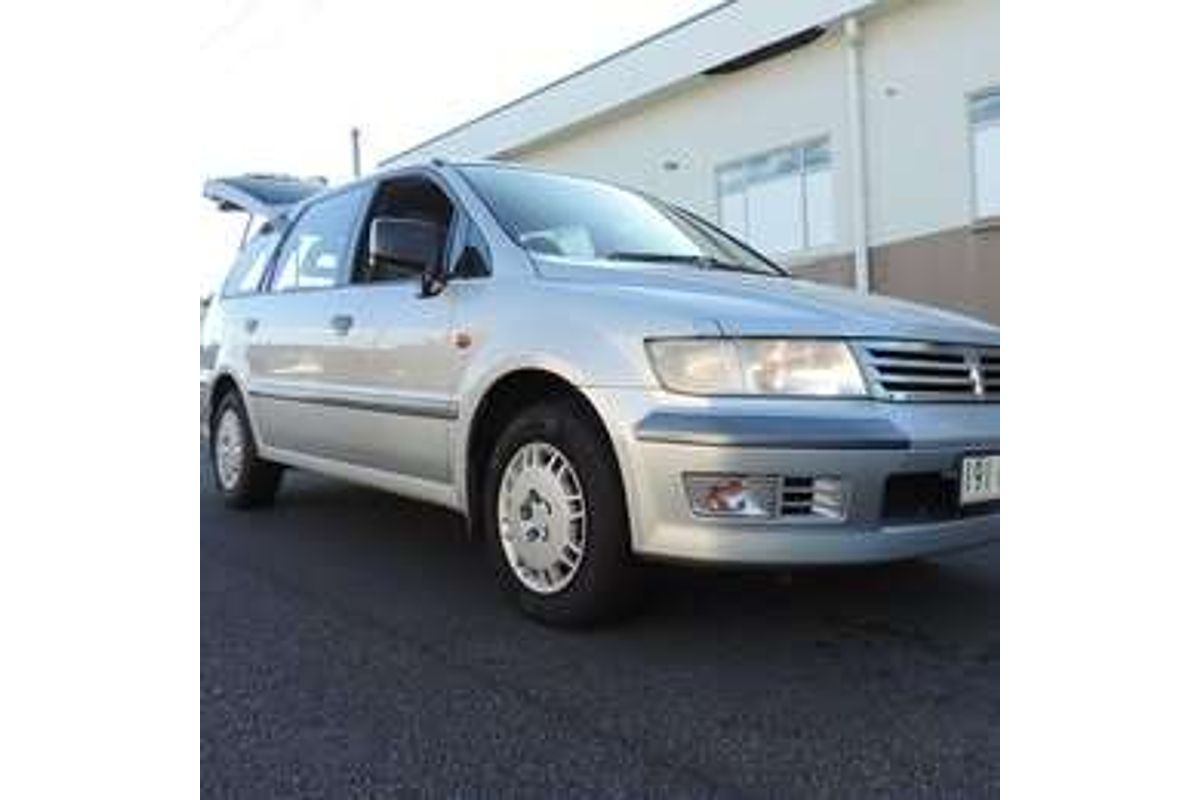 1998 Mitsubishi NIMBUS