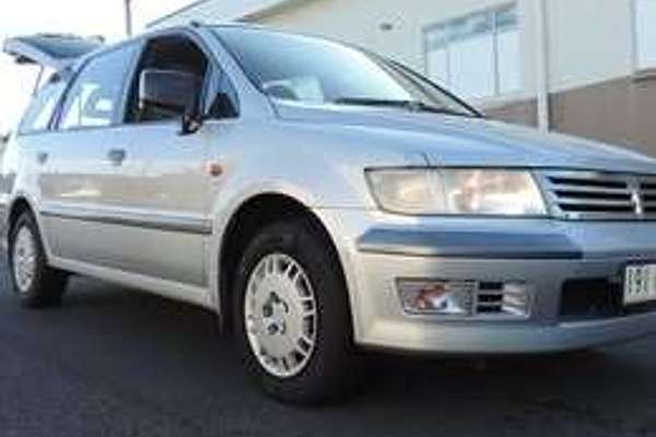 1998 Mitsubishi NIMBUS