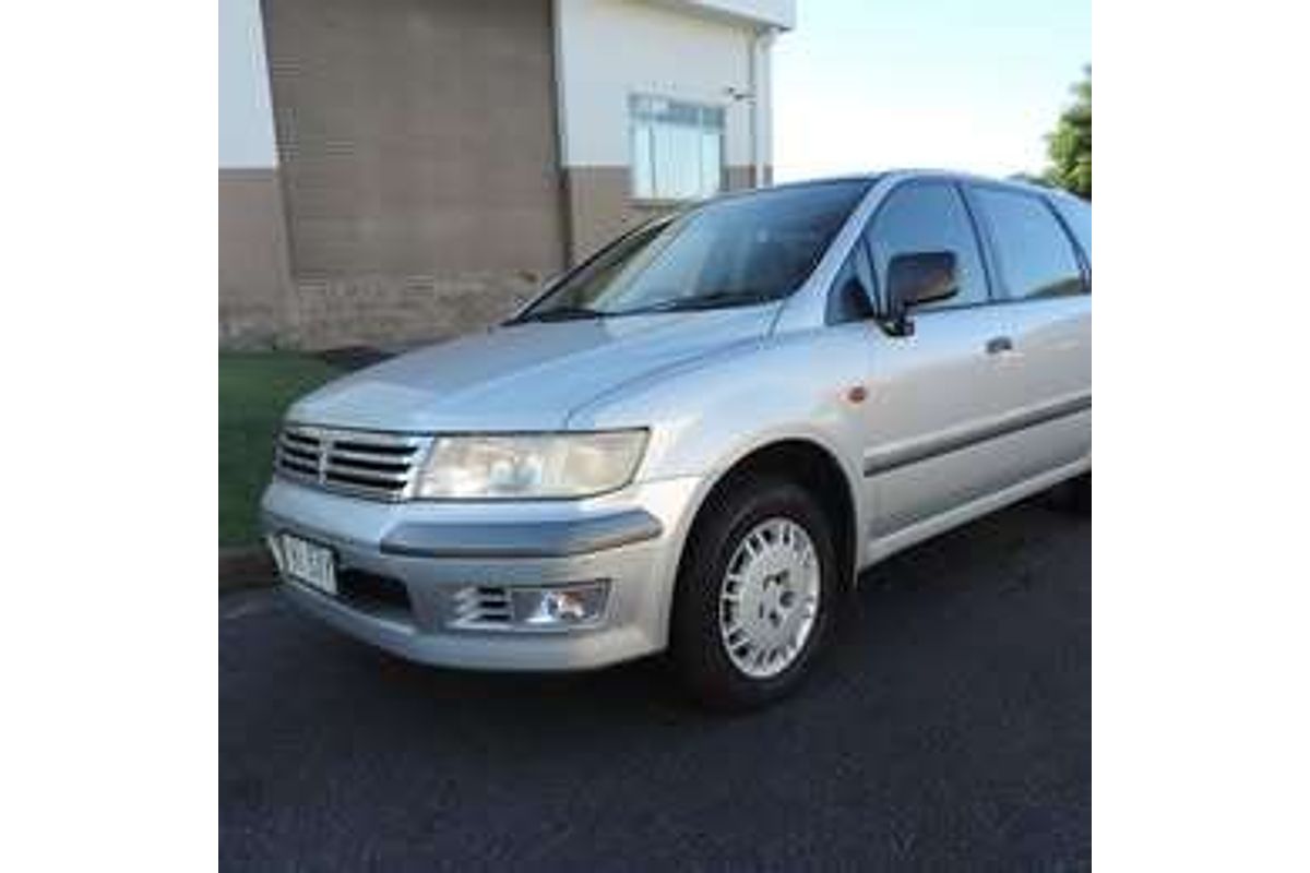 1998 Mitsubishi NIMBUS