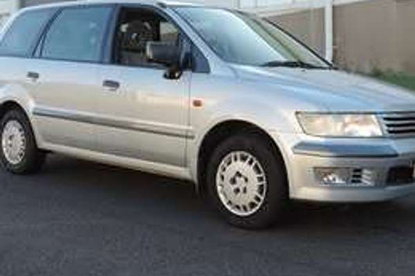 1998 Mitsubishi NIMBUS