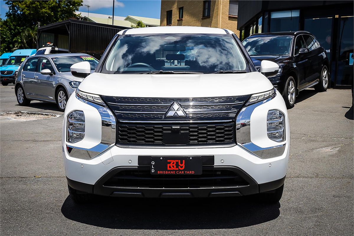 2022 Mitsubishi Outlander ES ZM