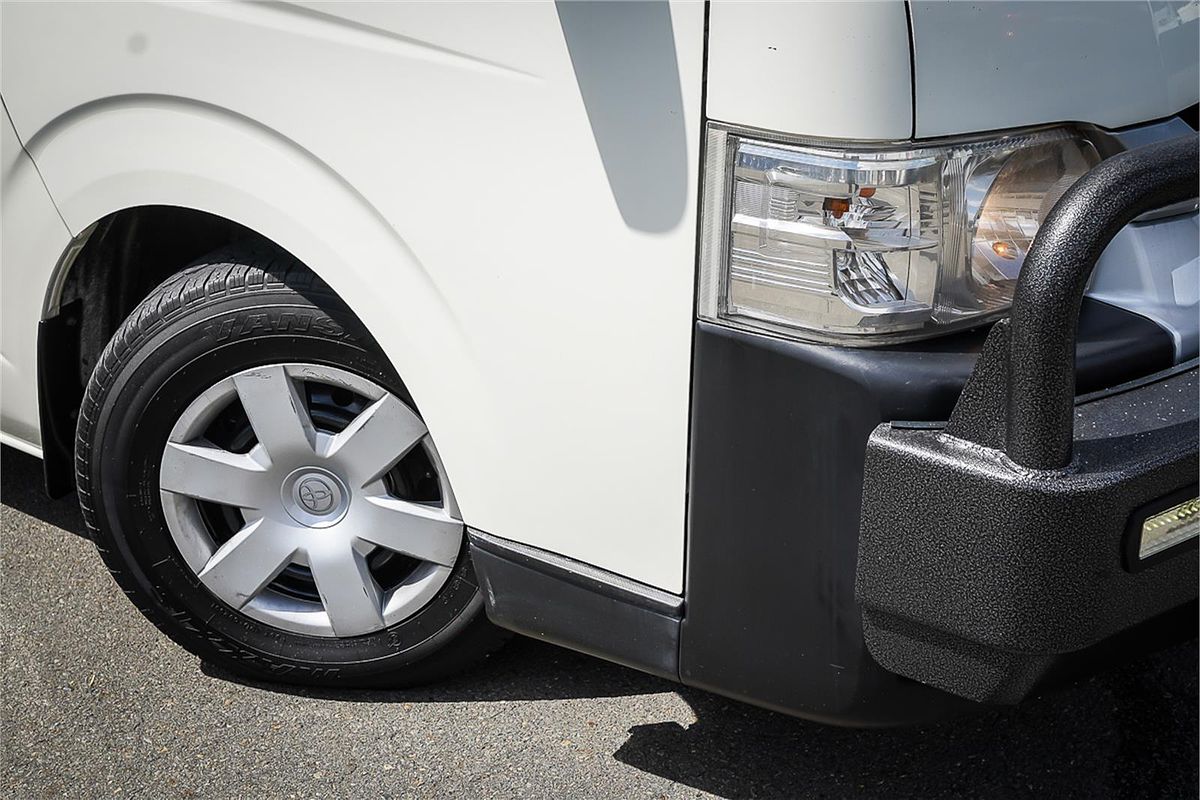 2018 Toyota Hiace Commuter KDH223R
