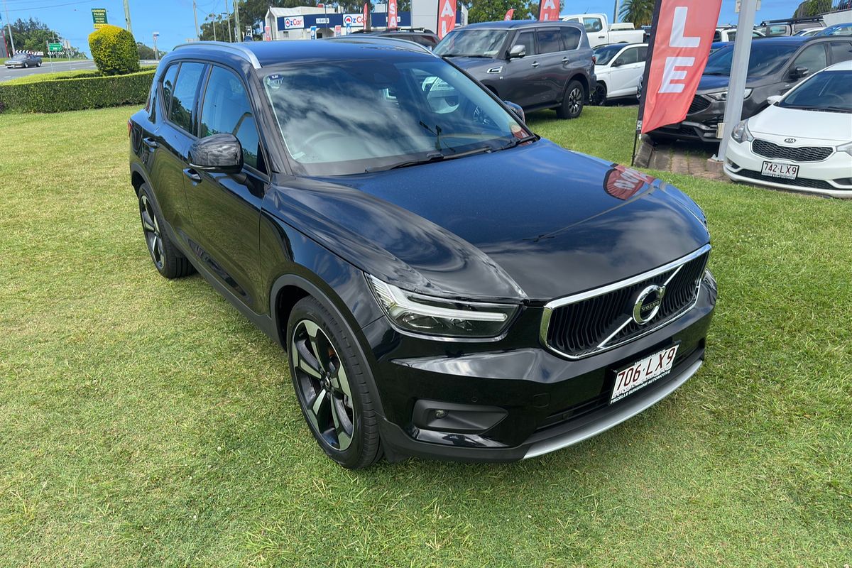 2021 Volvo XC40 T4 Momentum