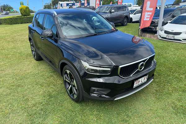 2021 Volvo XC40 T4 Momentum