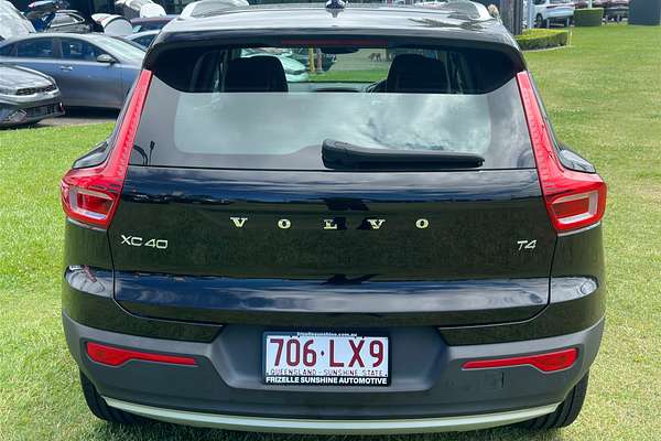 2021 Volvo XC40 T4 Momentum