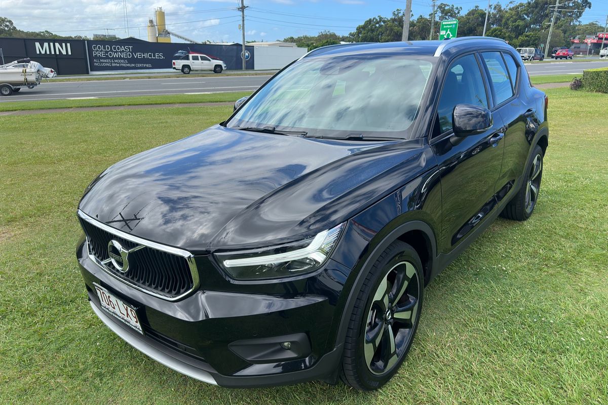 2021 Volvo XC40 T4 Momentum