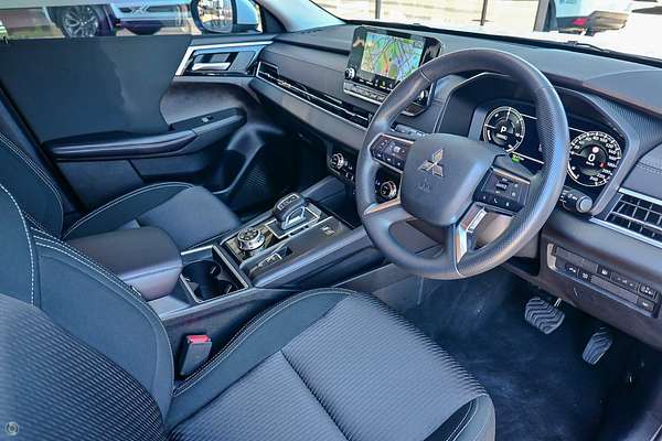 2024 Mitsubishi Outlander PHEV ES ZM