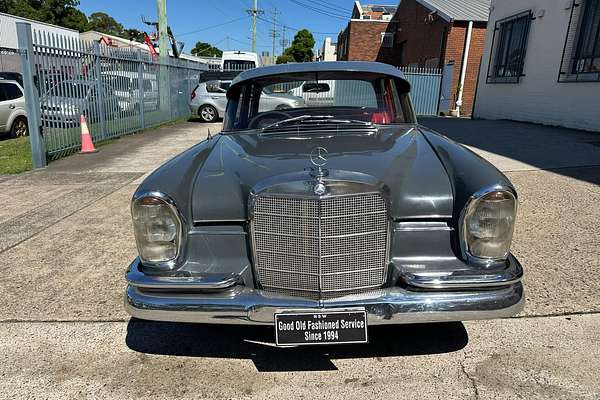 1962 Mercedes-Benz 220S W111