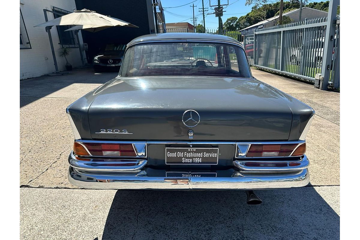 1962 Mercedes-Benz 220S W111
