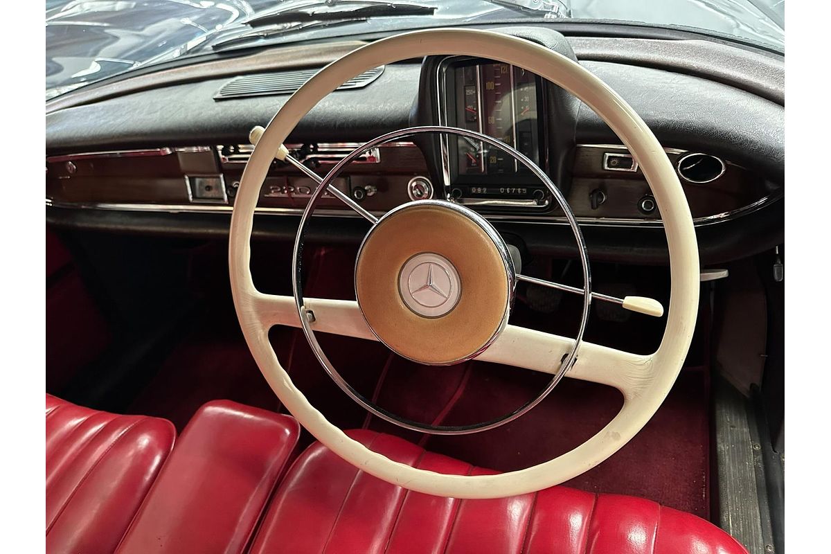 1962 Mercedes-Benz 220S W111