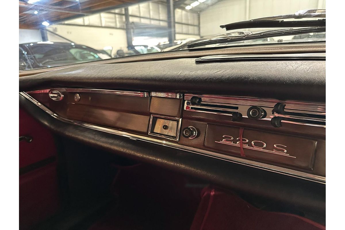 1962 Mercedes-Benz 220S W111
