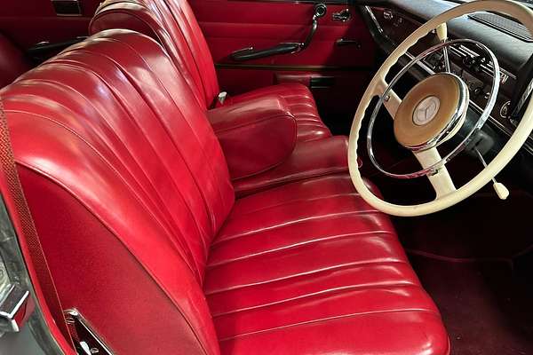 1962 Mercedes-Benz 220S W111