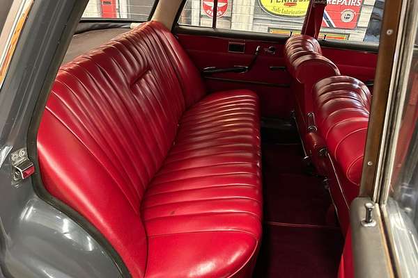1962 Mercedes-Benz 220S W111