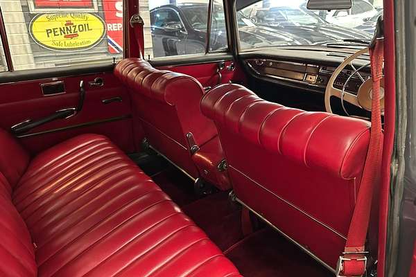 1962 Mercedes-Benz 220S W111