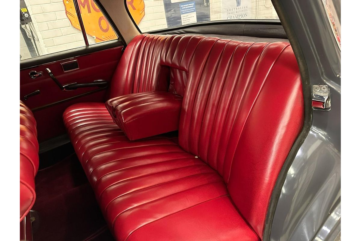 1962 Mercedes-Benz 220S W111