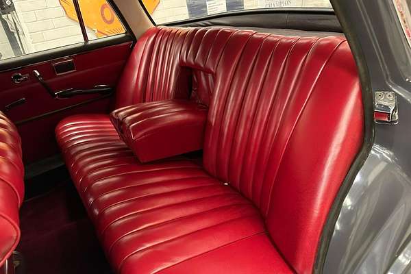 1962 Mercedes-Benz 220S W111