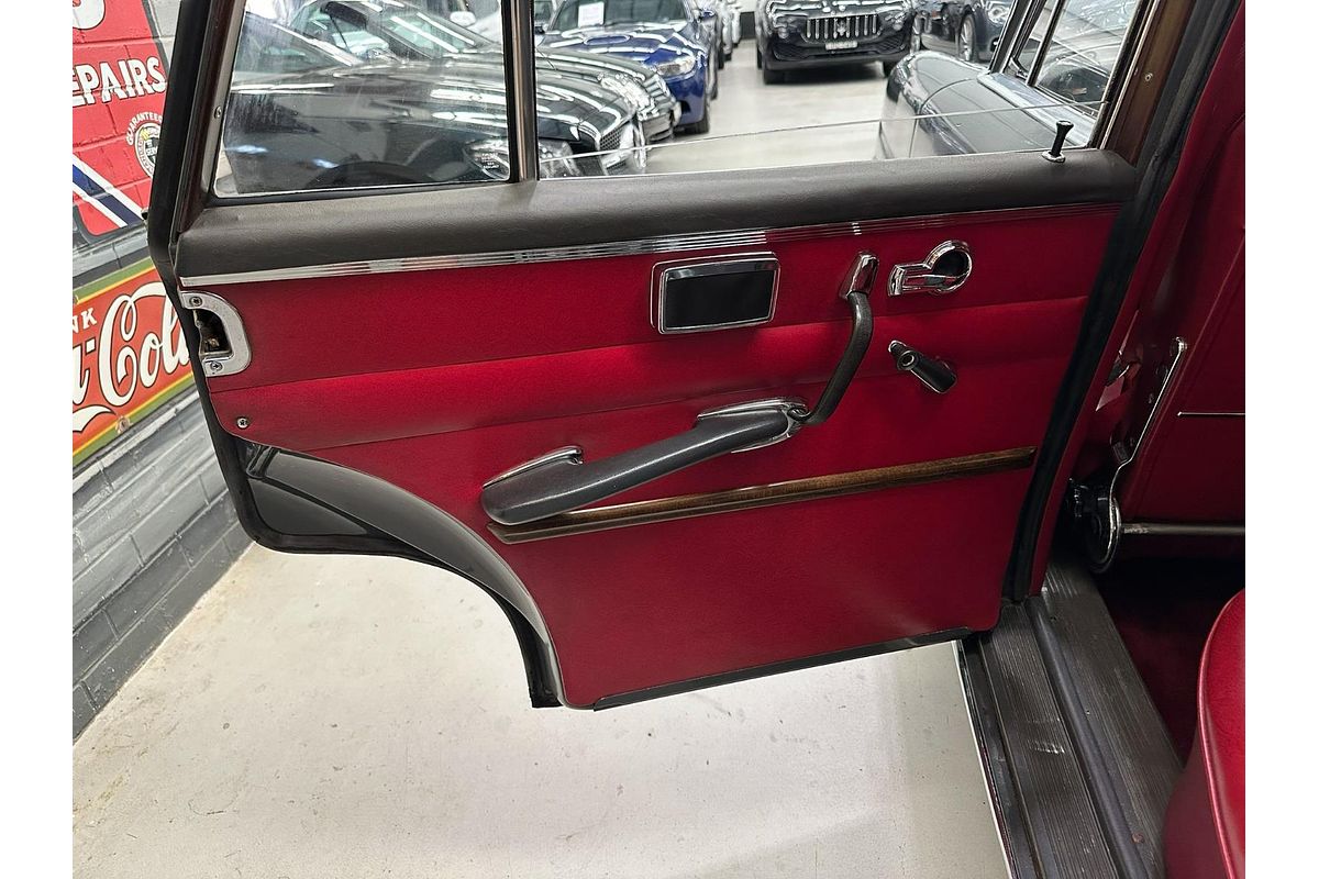 1962 Mercedes-Benz 220S W111