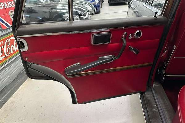 1962 Mercedes-Benz 220S W111