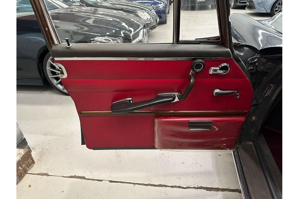1962 Mercedes-Benz 220S W111
