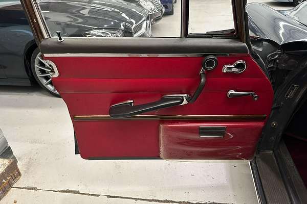 1962 Mercedes-Benz 220S W111