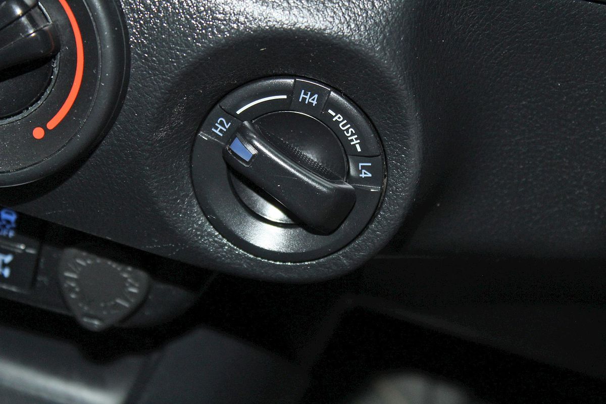 2020 Toyota Hilux SR GUN126R 4X4
