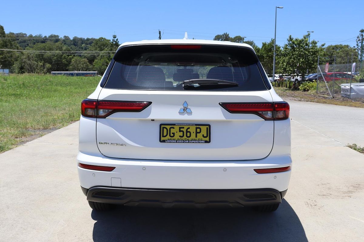 2022 Mitsubishi Outlander ES ZM