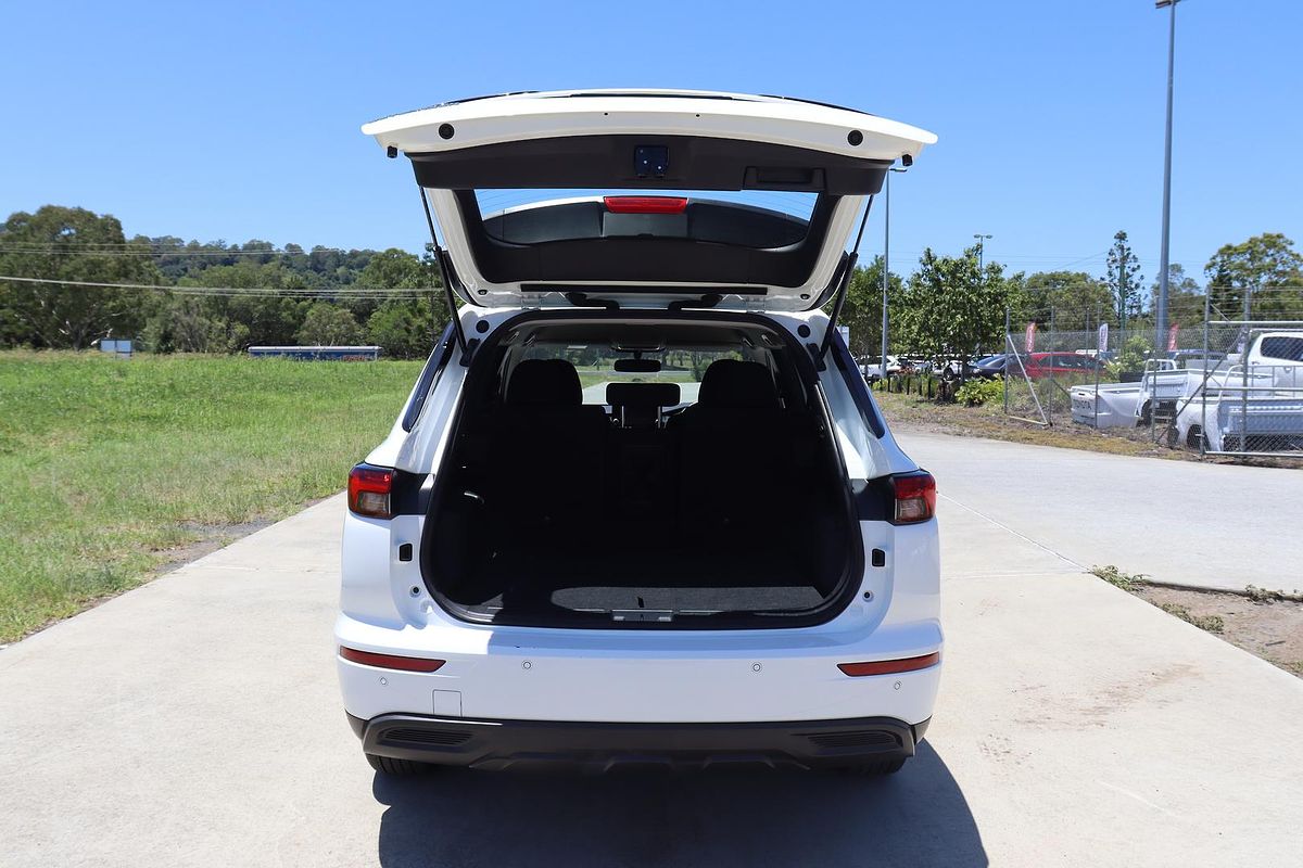2022 Mitsubishi Outlander ES ZM