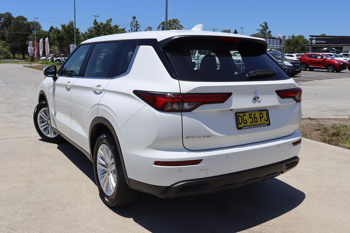 2022 Mitsubishi Outlander ES ZM